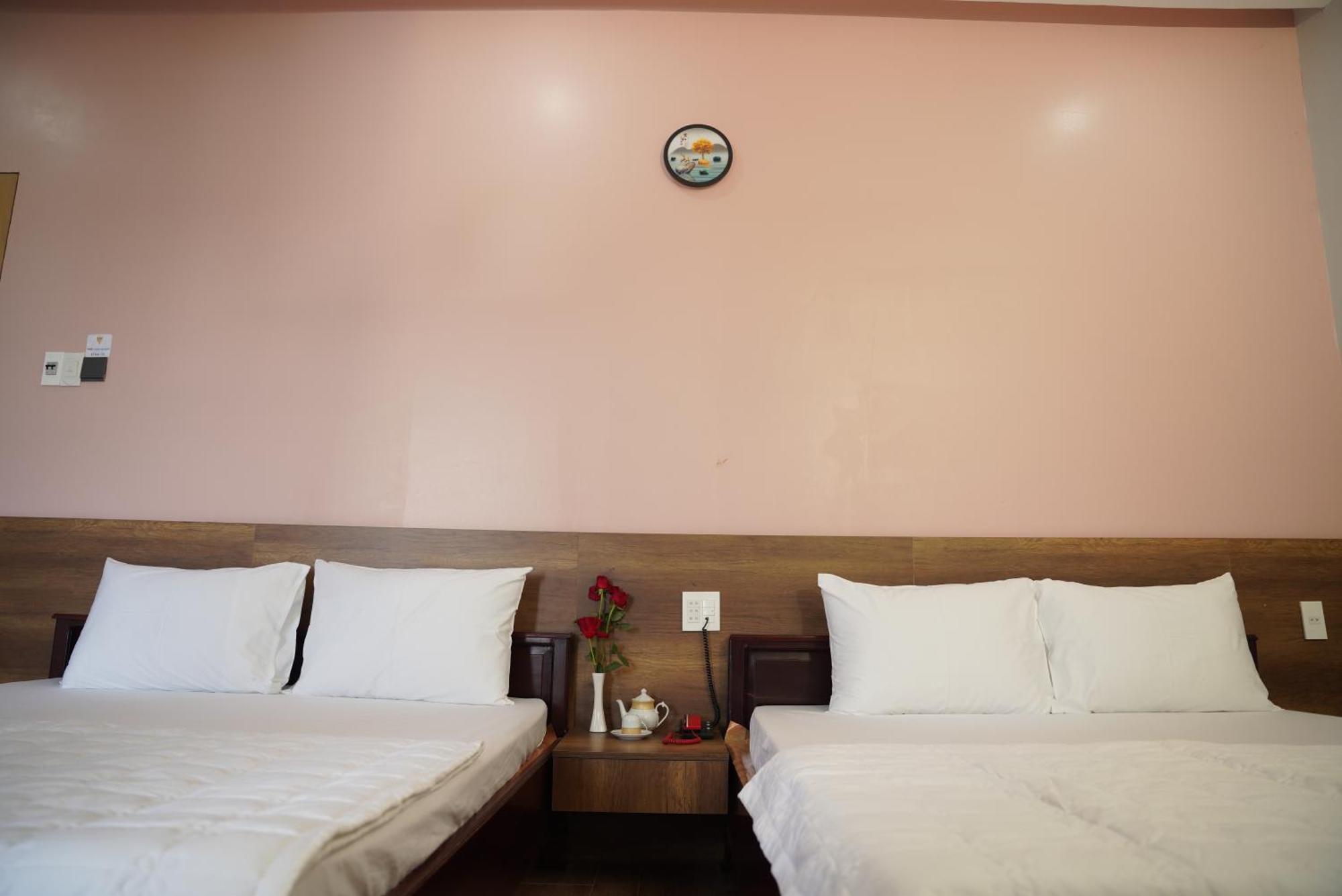 Khach San De Vuong Hotel Cao Lanh Exterior photo