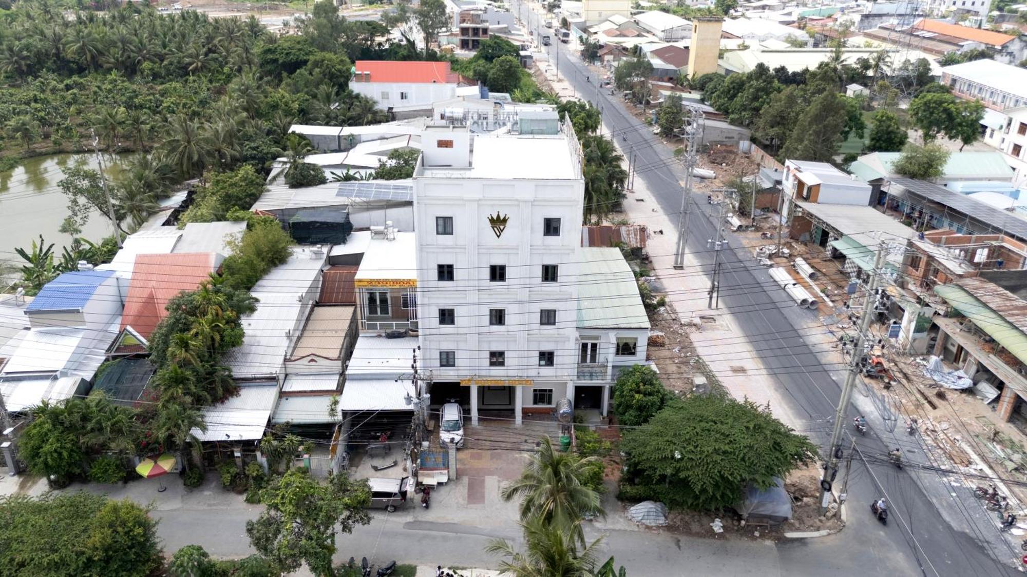 Khach San De Vuong Hotel Cao Lanh Exterior photo