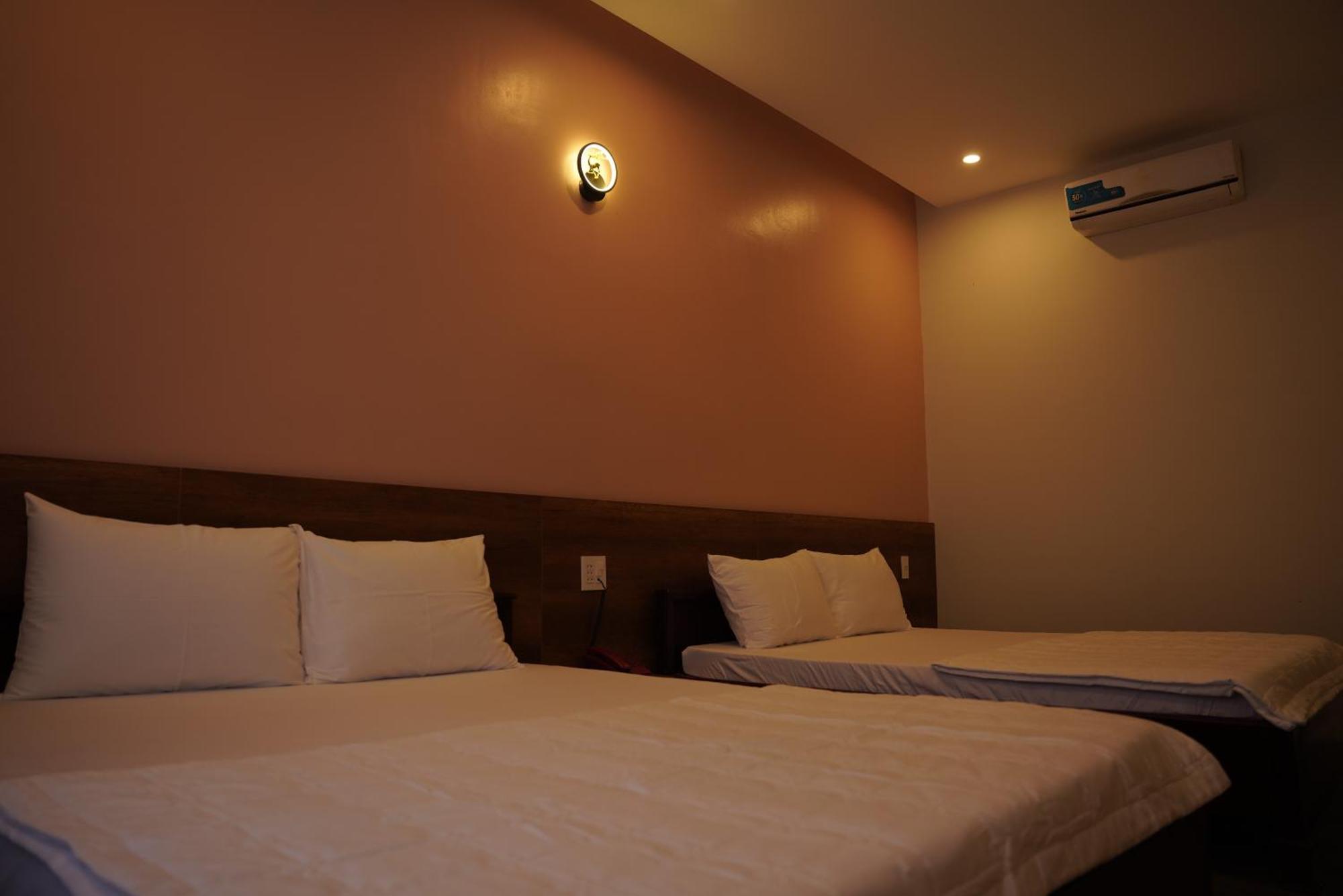 Khach San De Vuong Hotel Cao Lanh Exterior photo