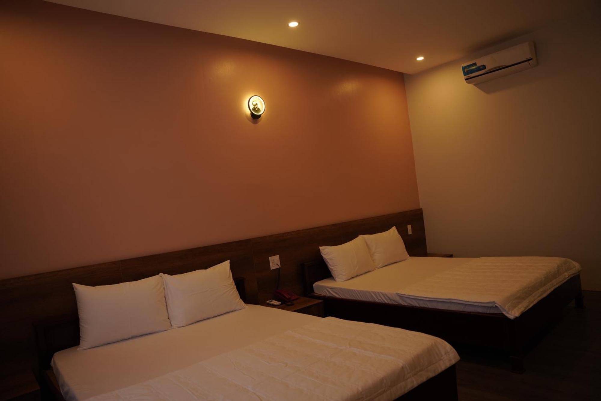Khach San De Vuong Hotel Cao Lanh Exterior photo