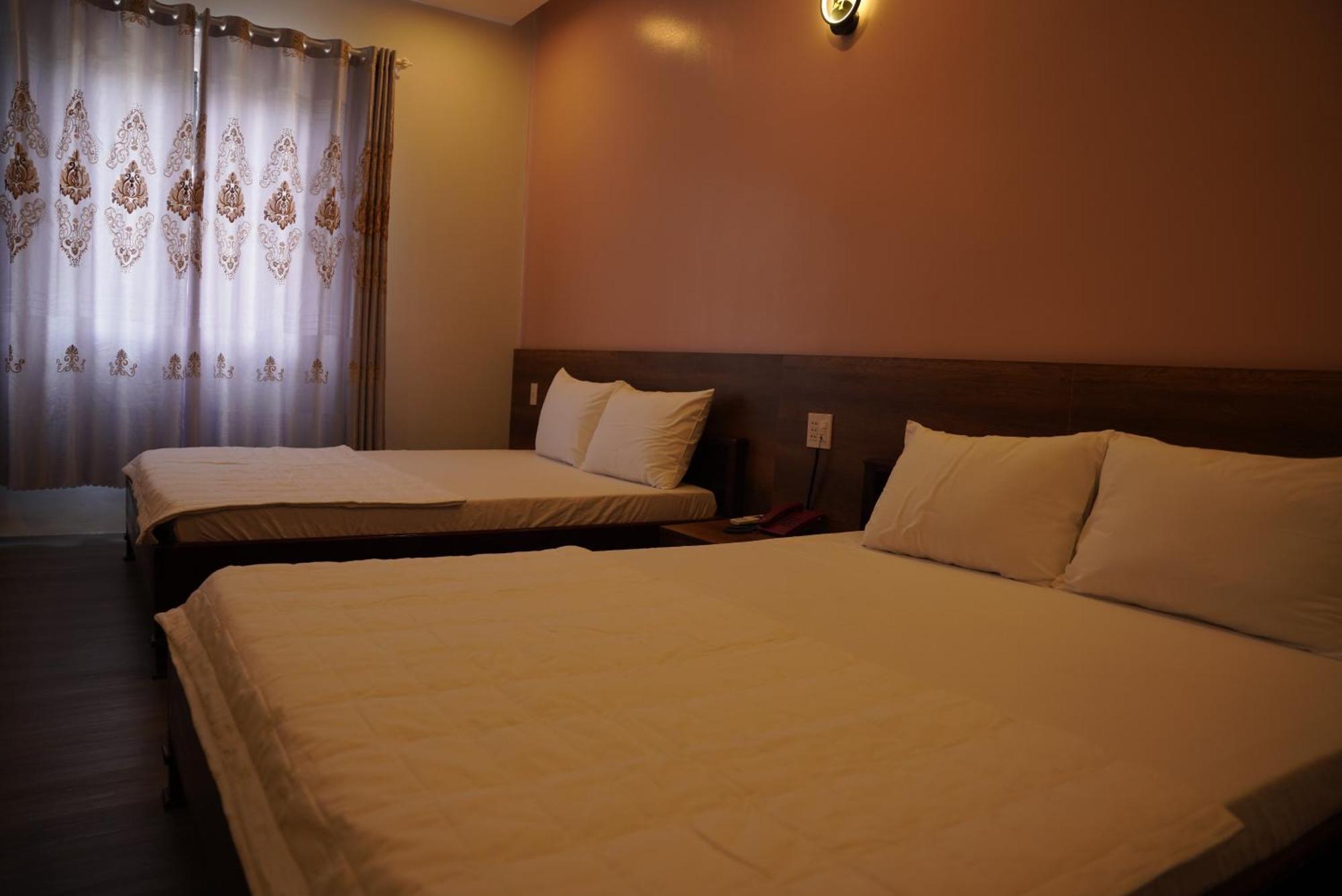 Khach San De Vuong Hotel Cao Lanh Exterior photo