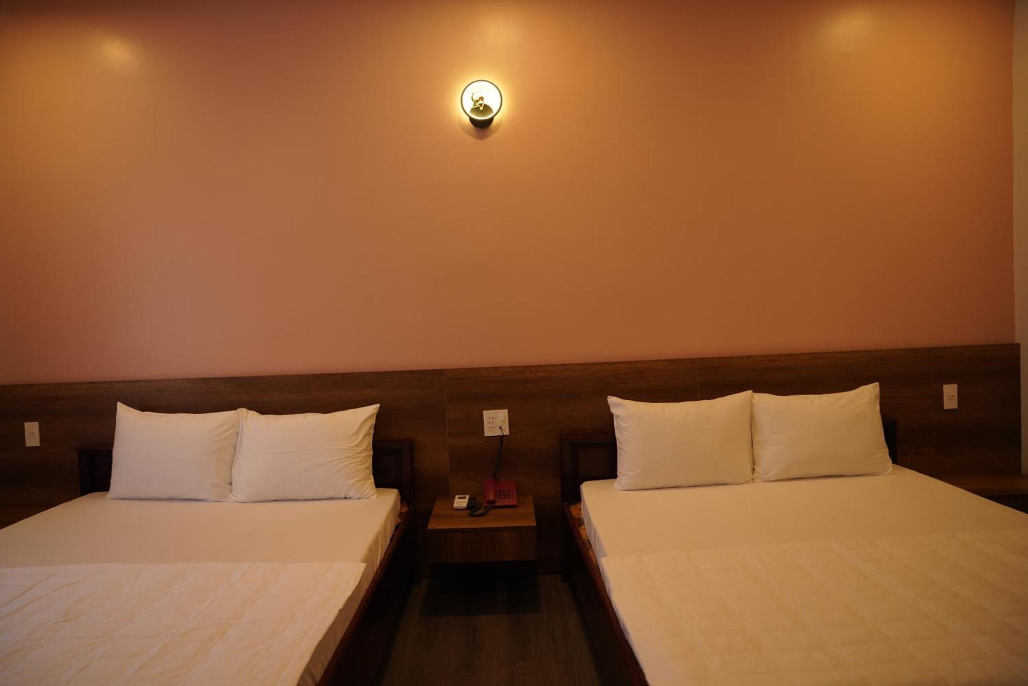 Khach San De Vuong Hotel Cao Lanh Exterior photo