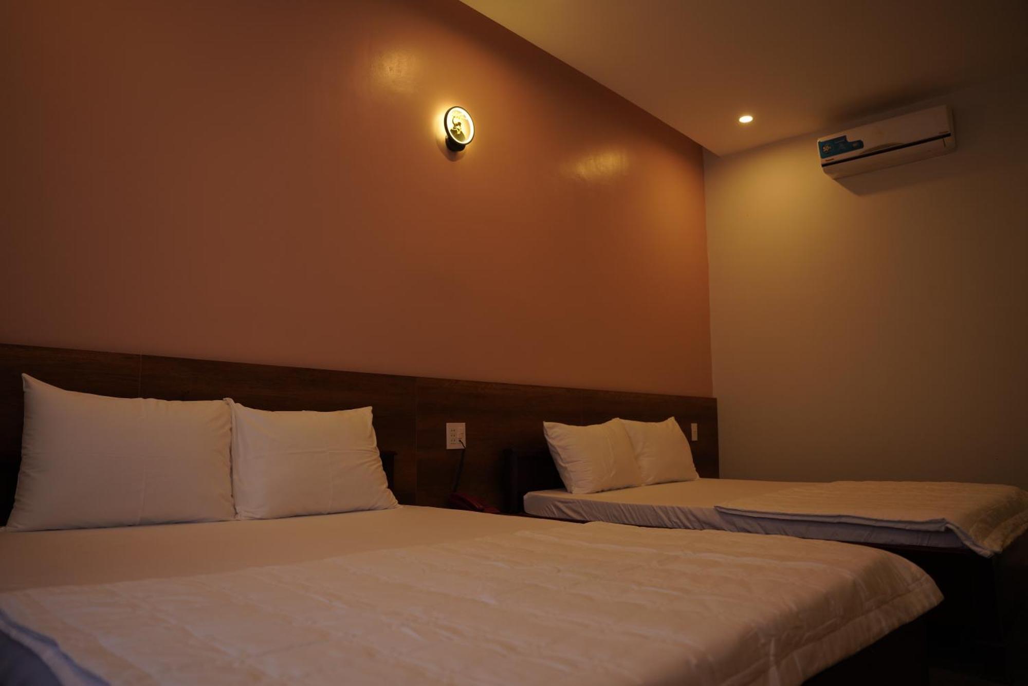 Khach San De Vuong Hotel Cao Lanh Exterior photo